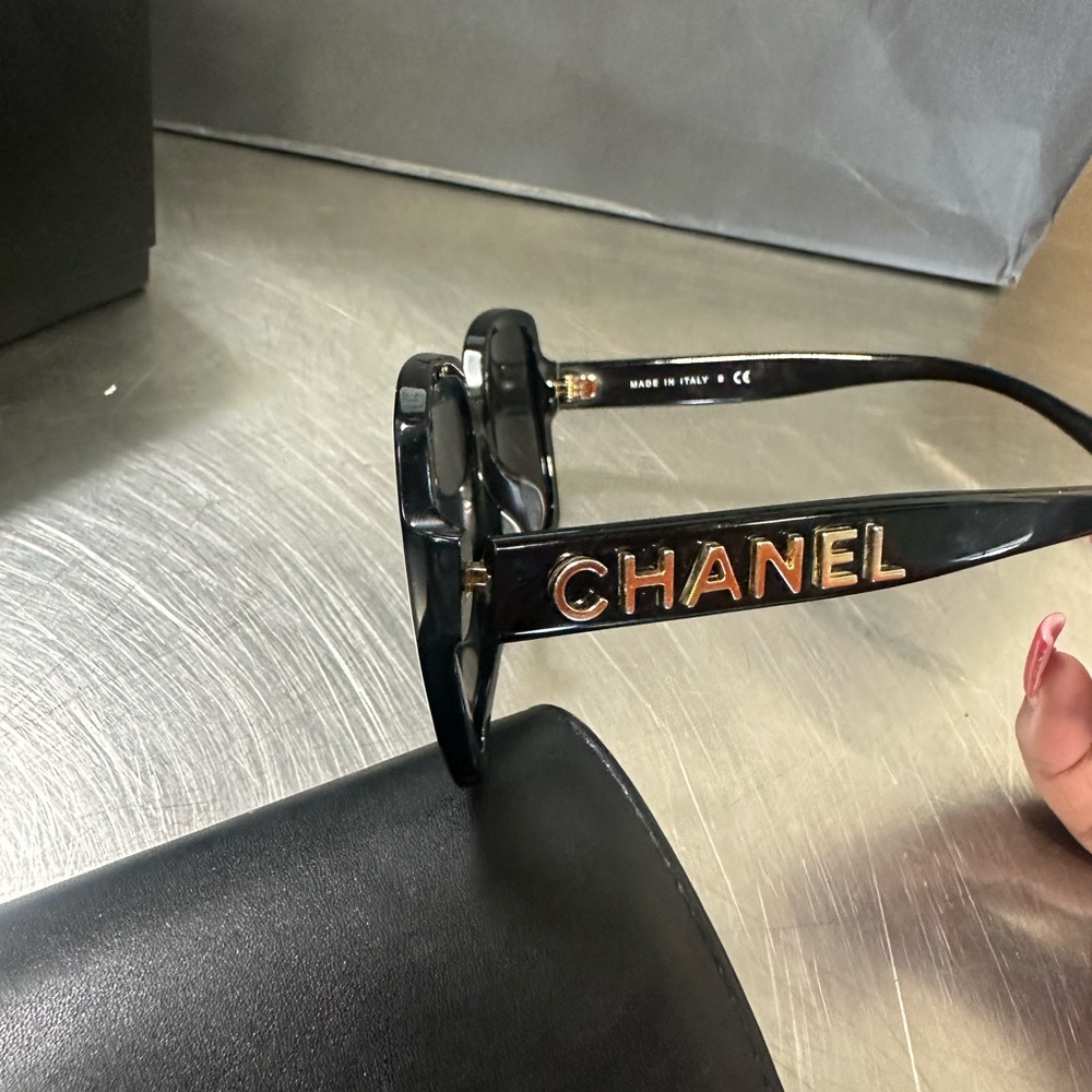 COPY - Authentic Chanel sunglasses - Picture 7 of 11